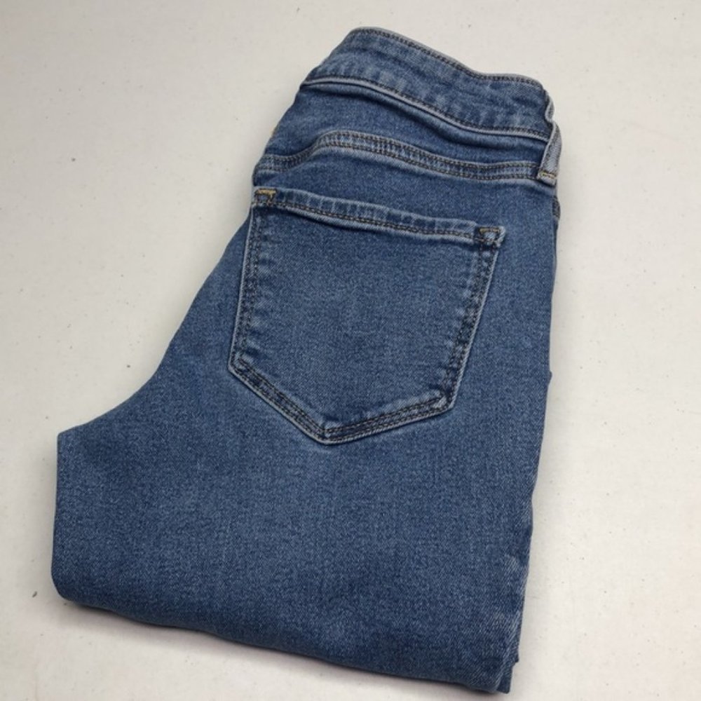 OLD NAVY ROCKSTAR MID-RISE SUPER SKINNY JEANS 2/26x28 ⭐️